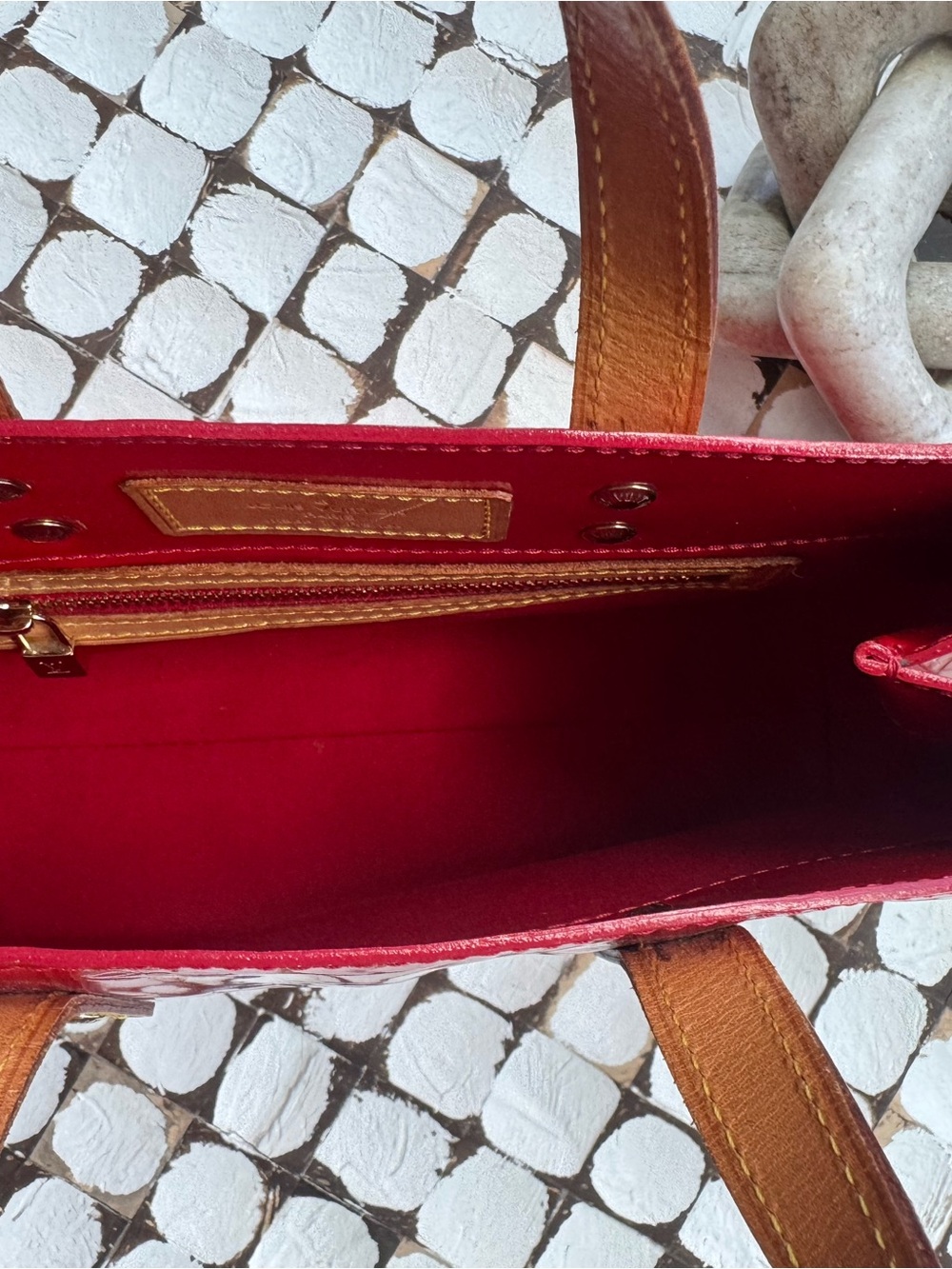 Louis Vuitton Shoulder Bag Monogram Vernis Reade PM, Red, Vintage, Limited - Picture 14 of 14